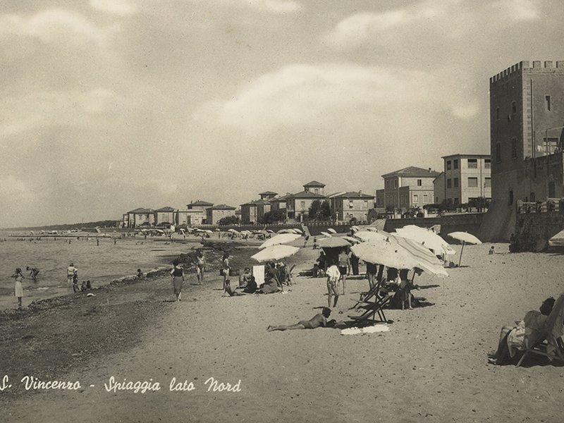 Cartolina Panorama dal mare della torre verso nord.jpg