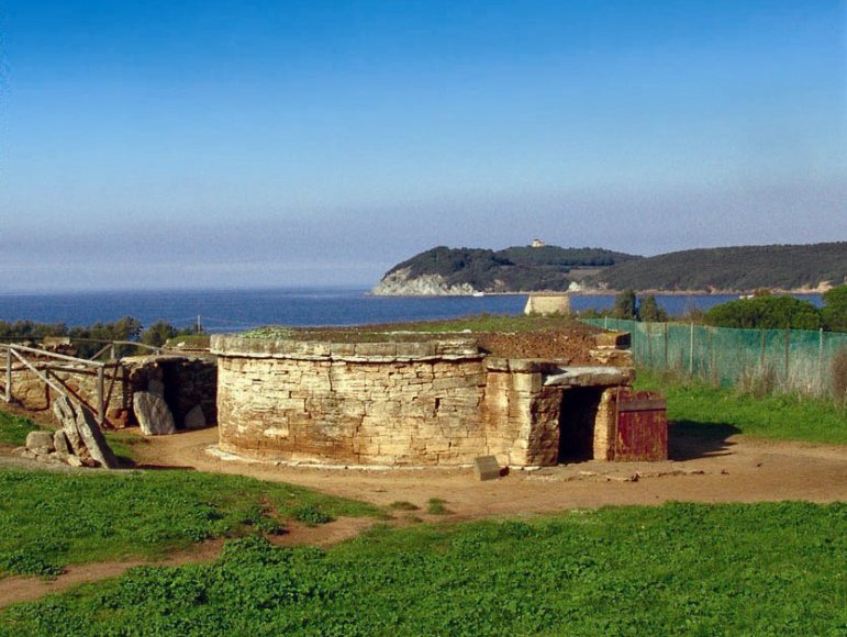 Necropoli San Cerbone