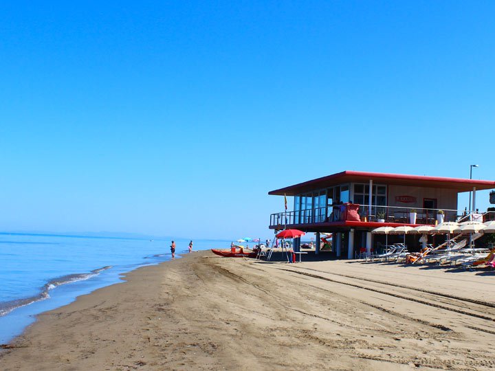 bucanierespiaggia.jpg