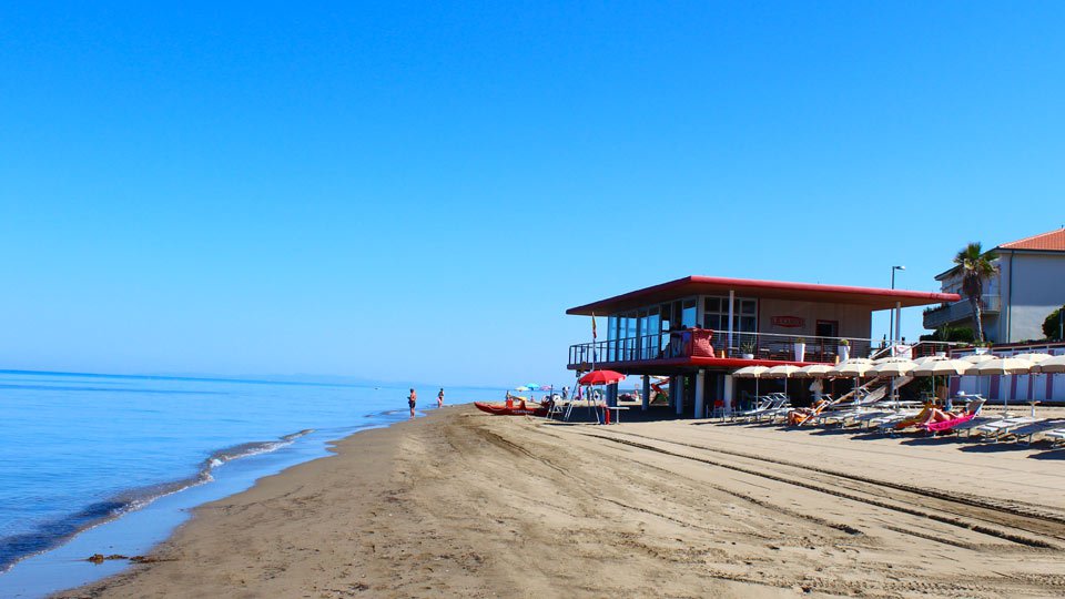 bucanierespiaggia.jpg